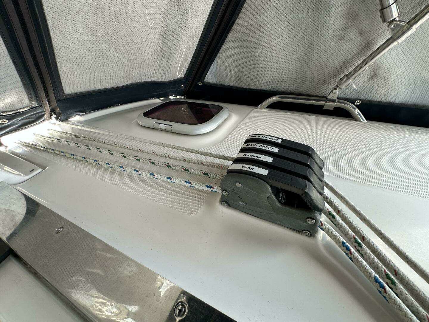 2006 Hunter 38 - Image 15