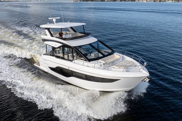 2026 Cruisers Yachts 50 FLY - Image 1