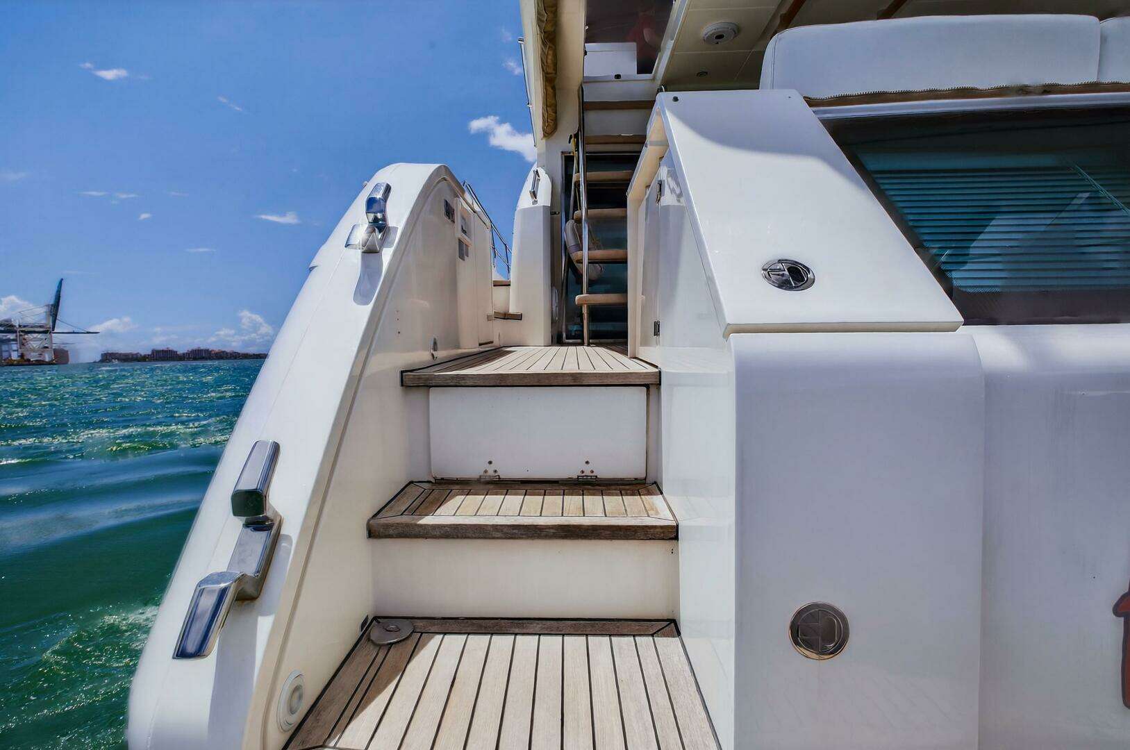 2013 Fairline 65 Squadron - Image 13