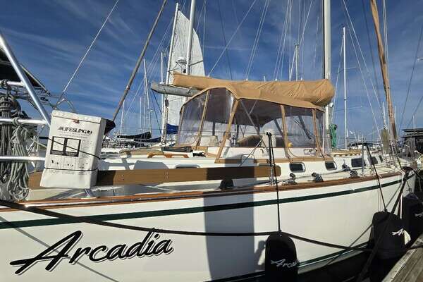 1985 Endeavour 51 - Image 1