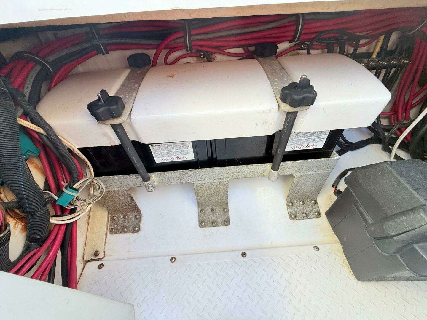 2014 Everglades 355 Center Console - Image 33