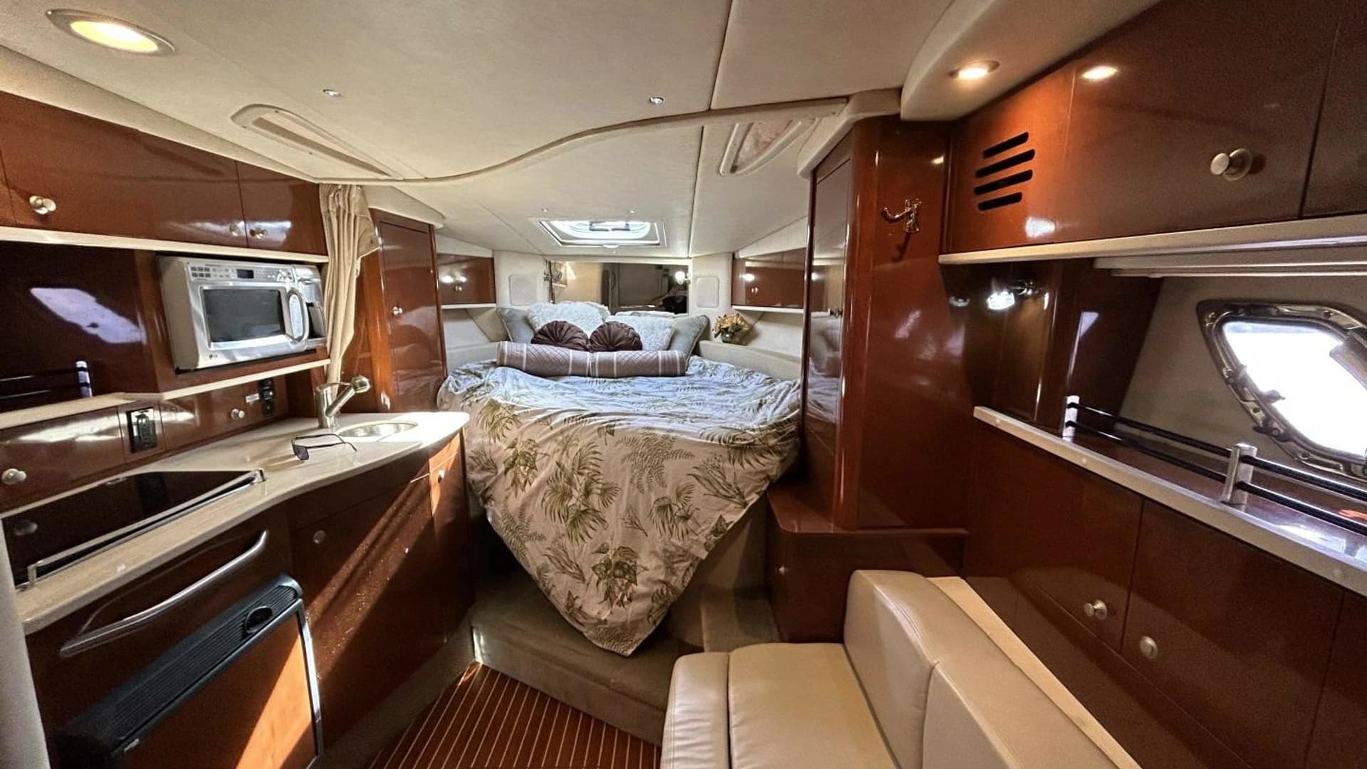 2009 Sea Ray 310 Sundancer - Image 11
