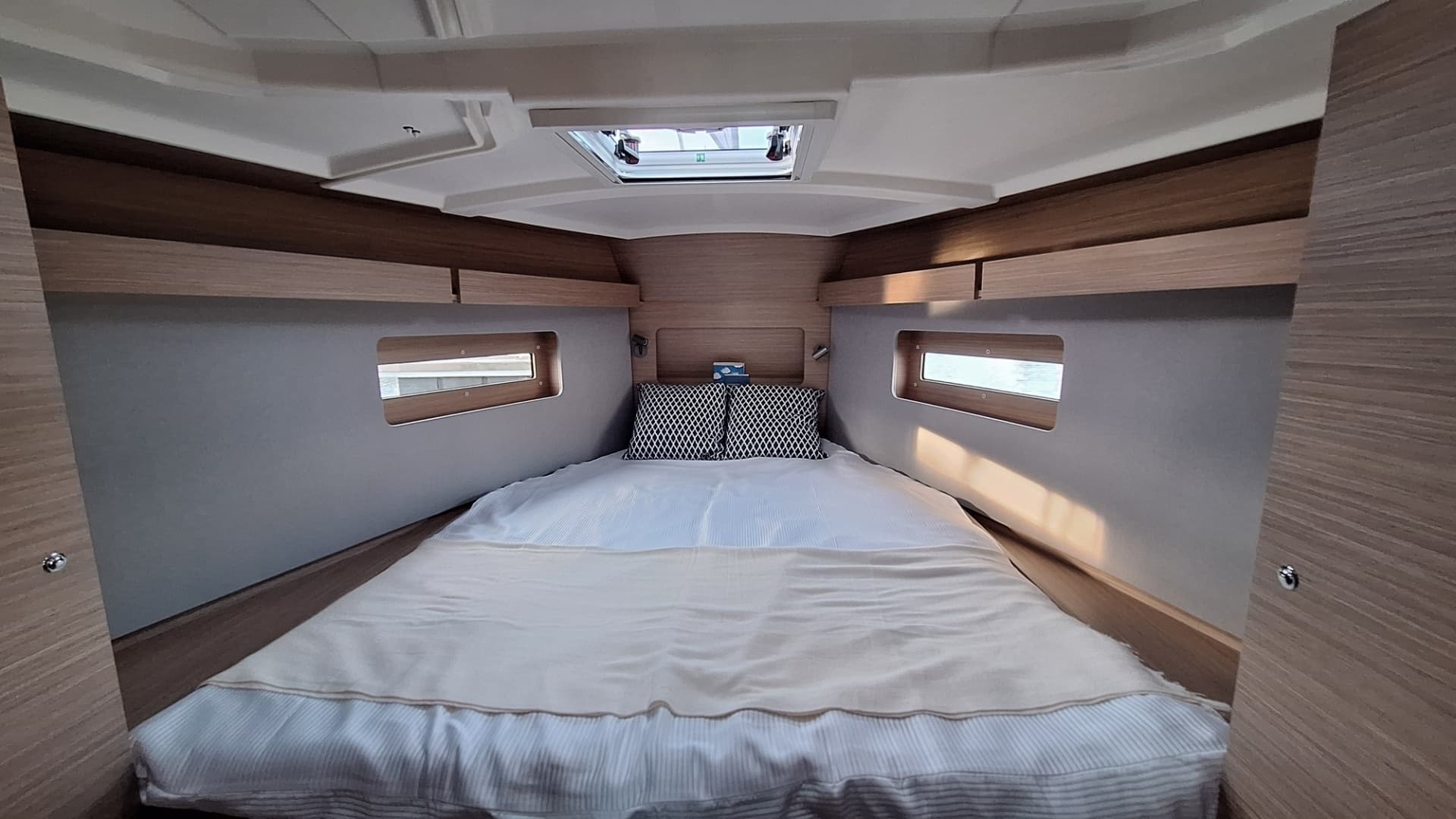 2026 Beneteau Oceanis 37.1 - Image 19