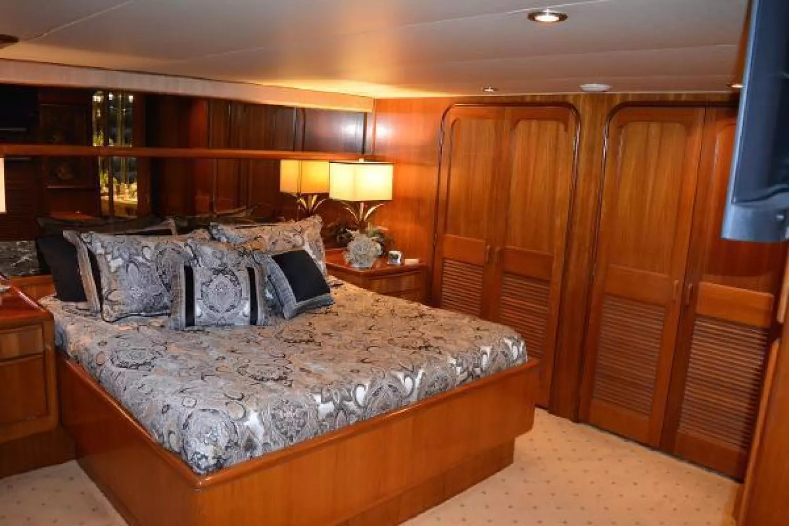 1989 Viking Motor Yacht - Image 77