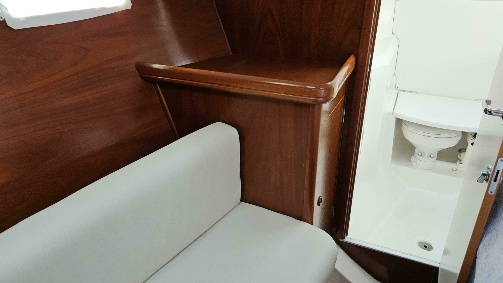 2002 Beneteau Limited Edition 411 - Image 10