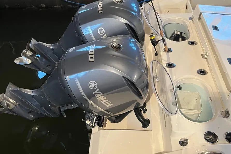 2016 Cobia 296 Center Console 3