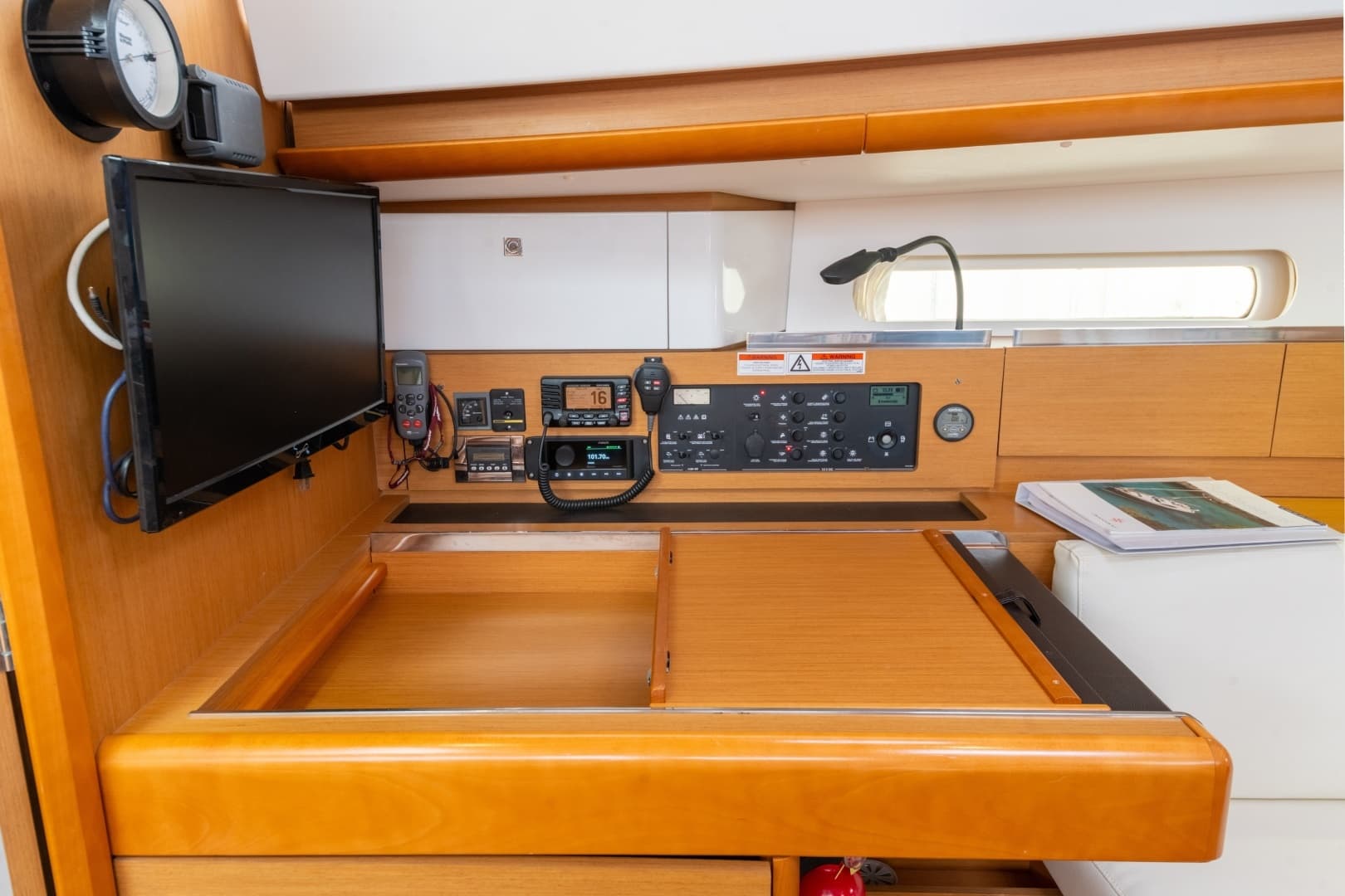 2015 Jeanneau 41 DS - Image 31