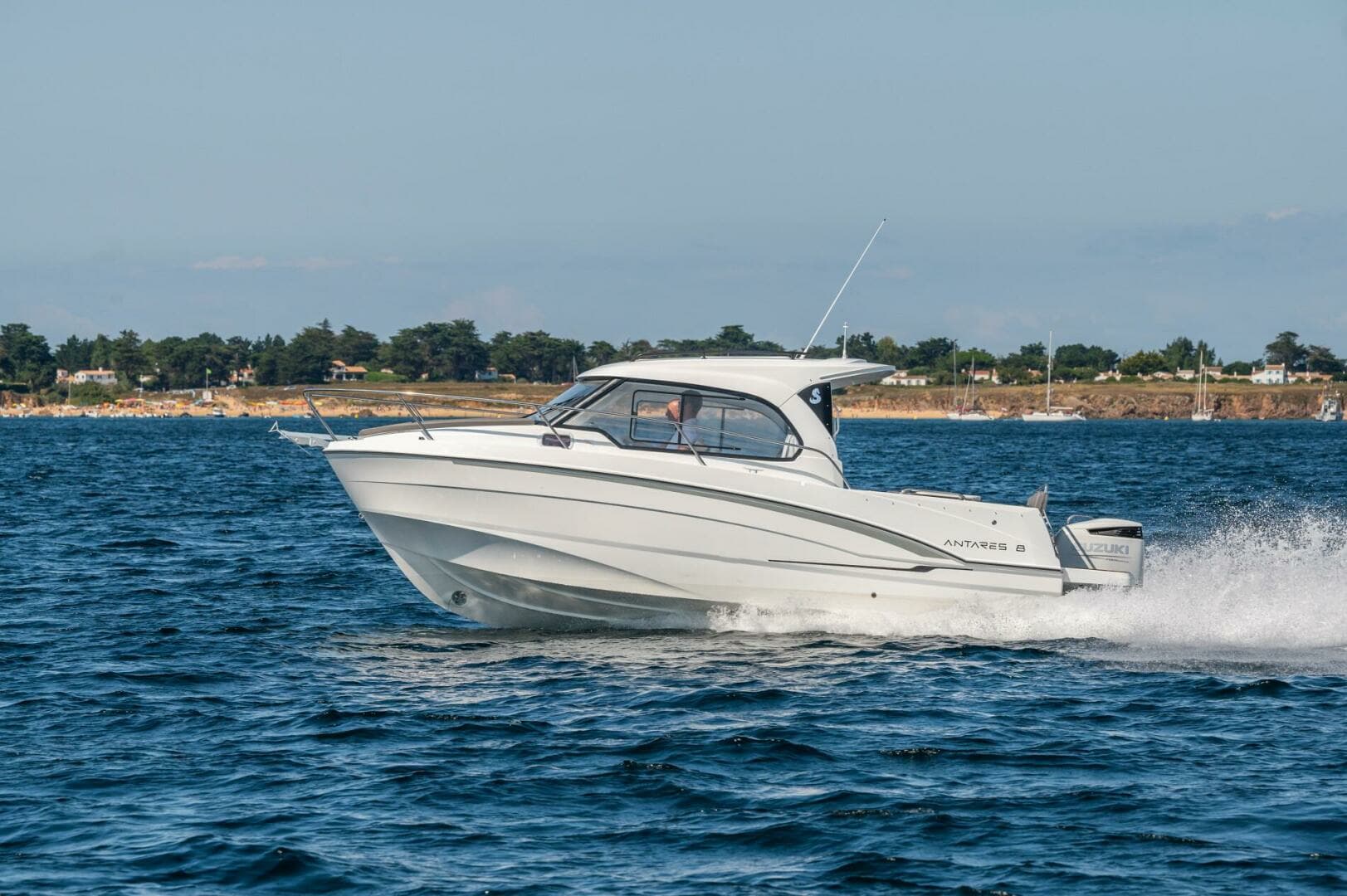 2025 Beneteau Antares 8 - Image 2