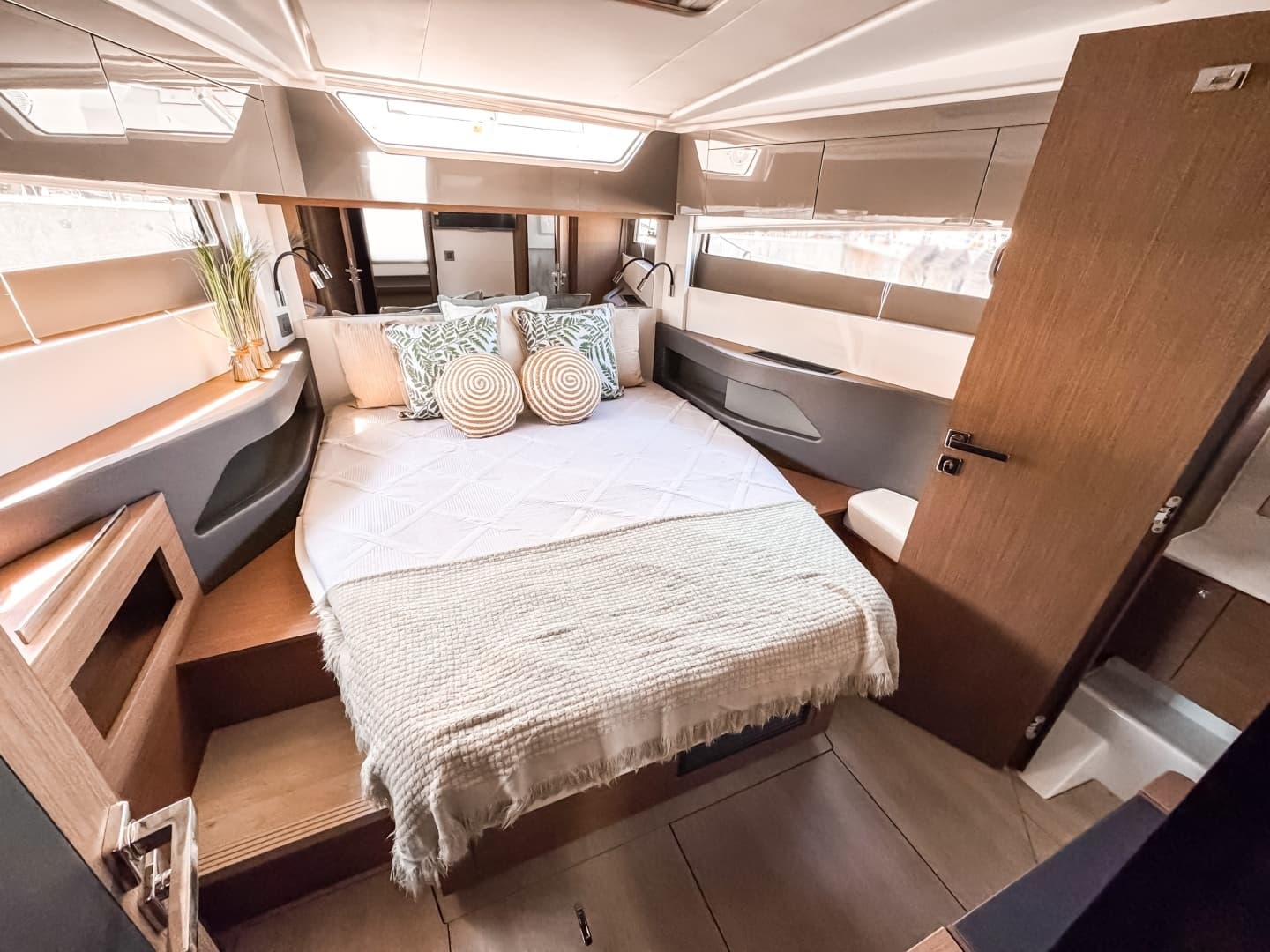 2026 Wellcraft 44 Explorer - Image 40