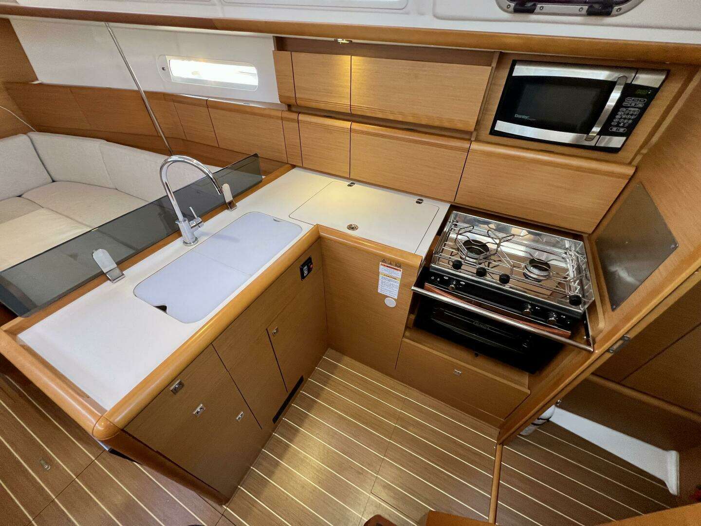 2013 Jeanneau 379 - Image 80
