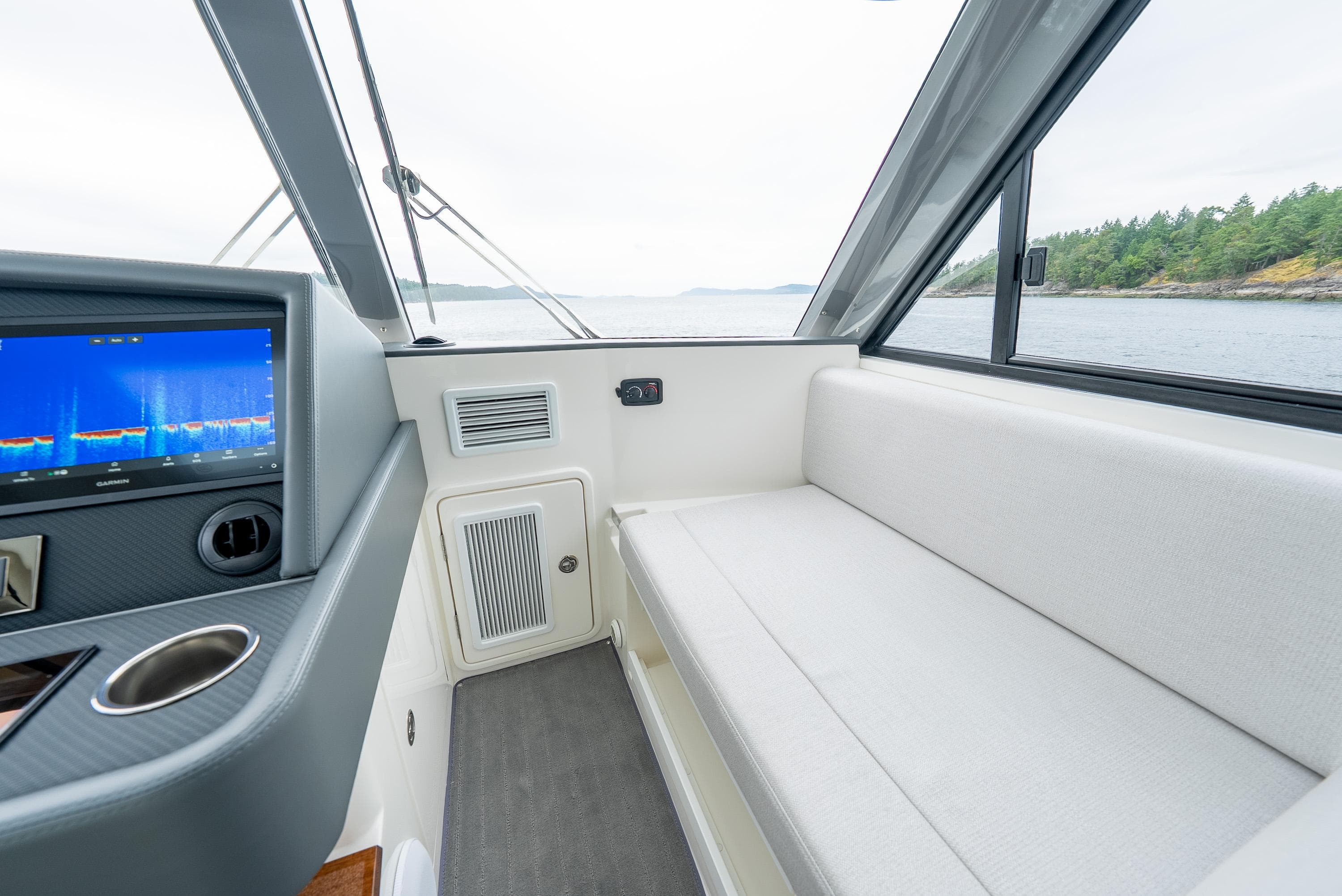 2025 Riviera 50 Sports Motor Yacht - 67