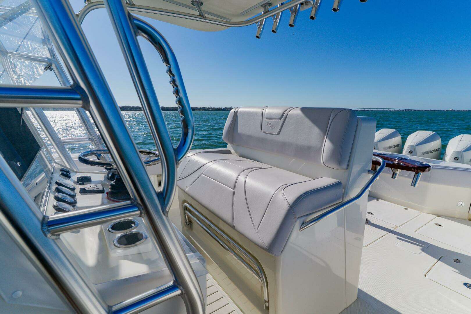 2012 SeaVee 390B - Image 27