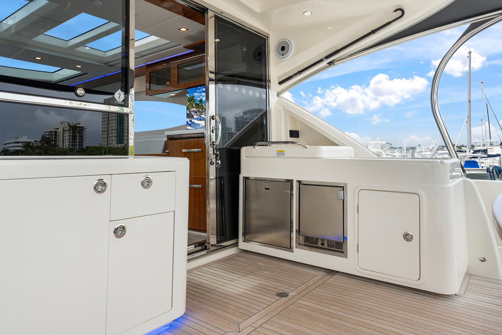 2024 Riviera 6000 SPORT YACHT - Image 47