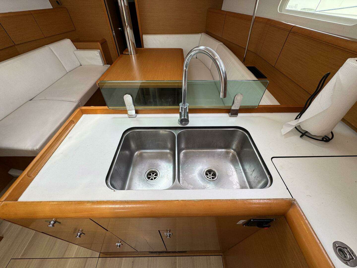2018 Jeanneau Sun Odyssey 389 - Image 32