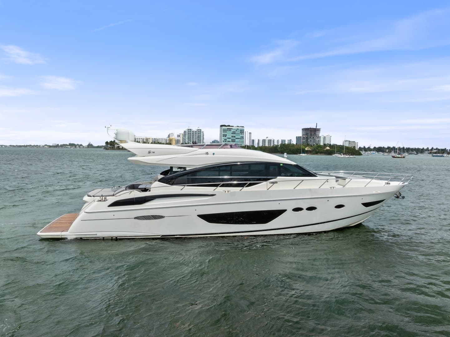 2014 Princess S72 - Image 11