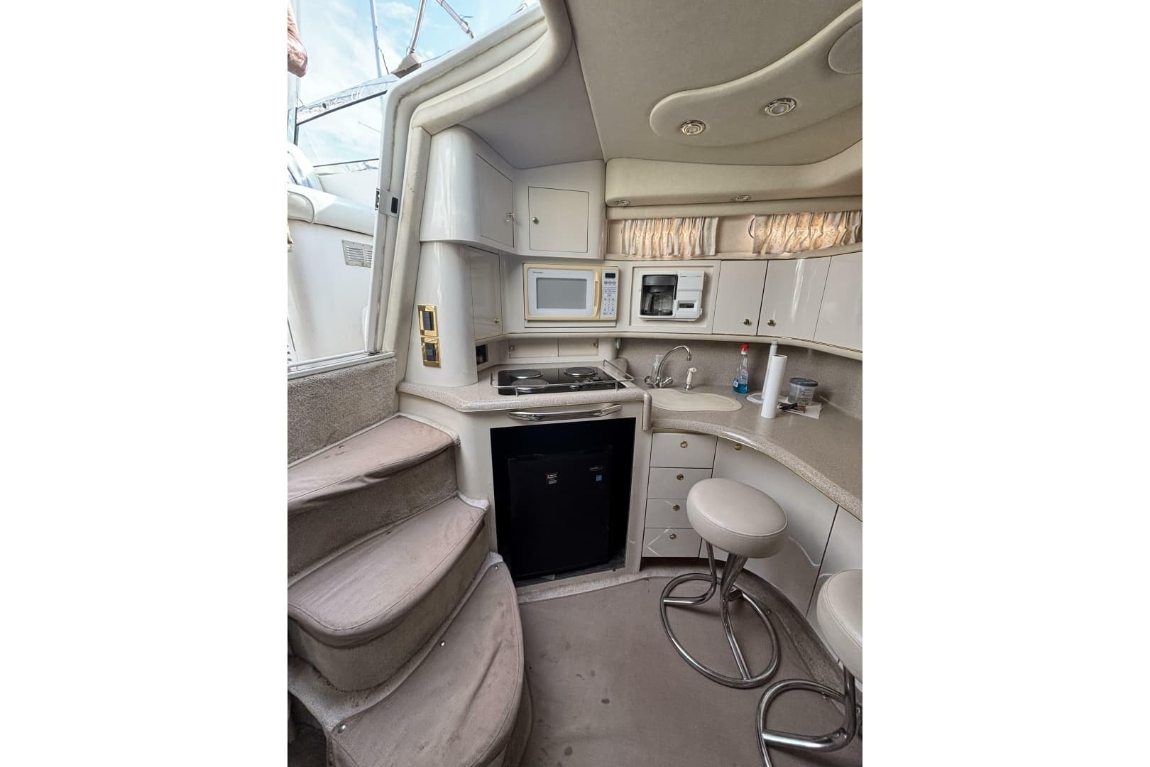 1997 Sea Ray 370 Sundancer - Image 38