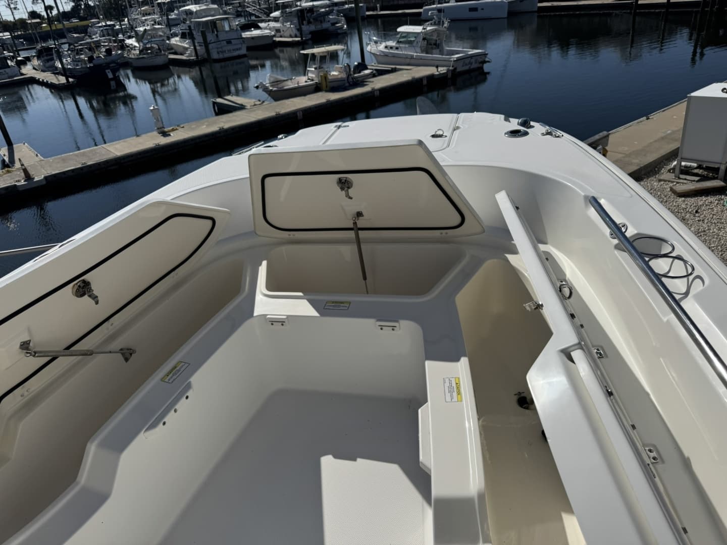 2019 Boston Whaler 270 Dauntless - Image 44