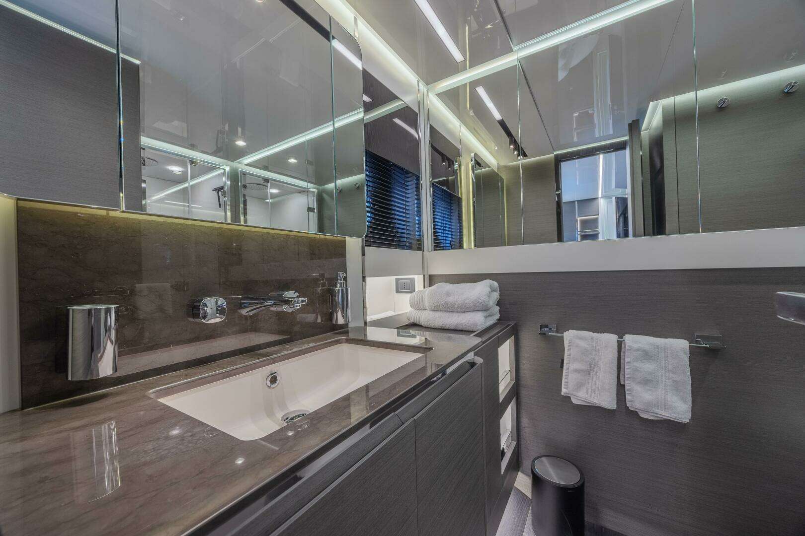 2023 Azimut S8 - Image 51