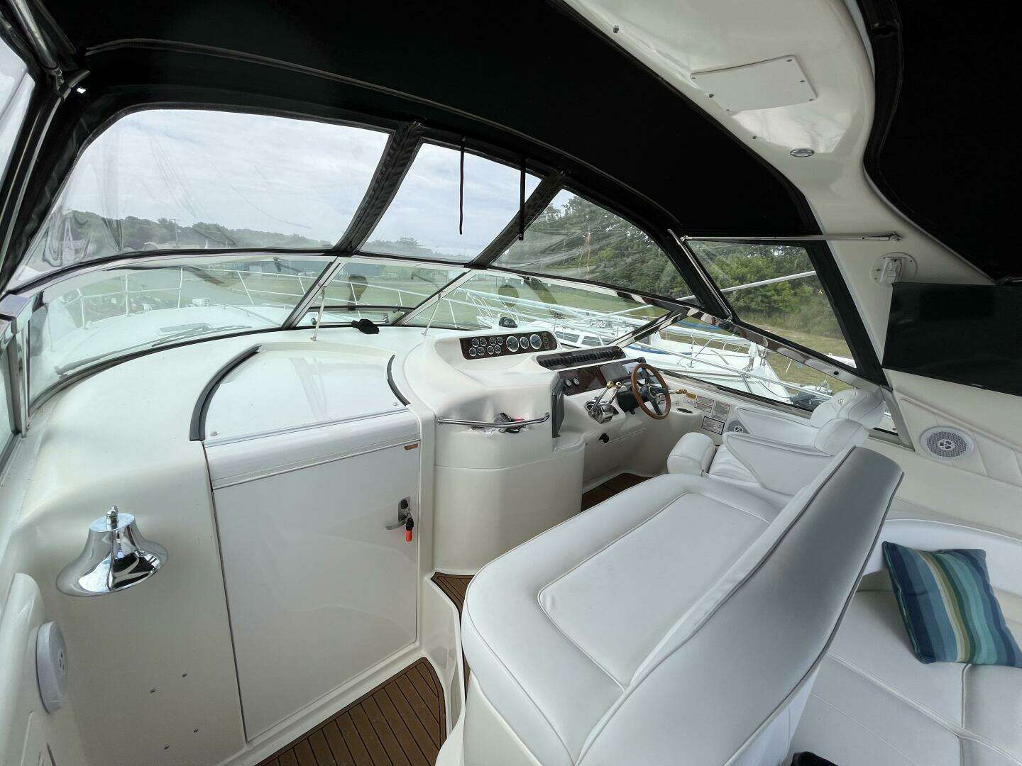 1999 Sea Ray 400 Sundancer - Image 28