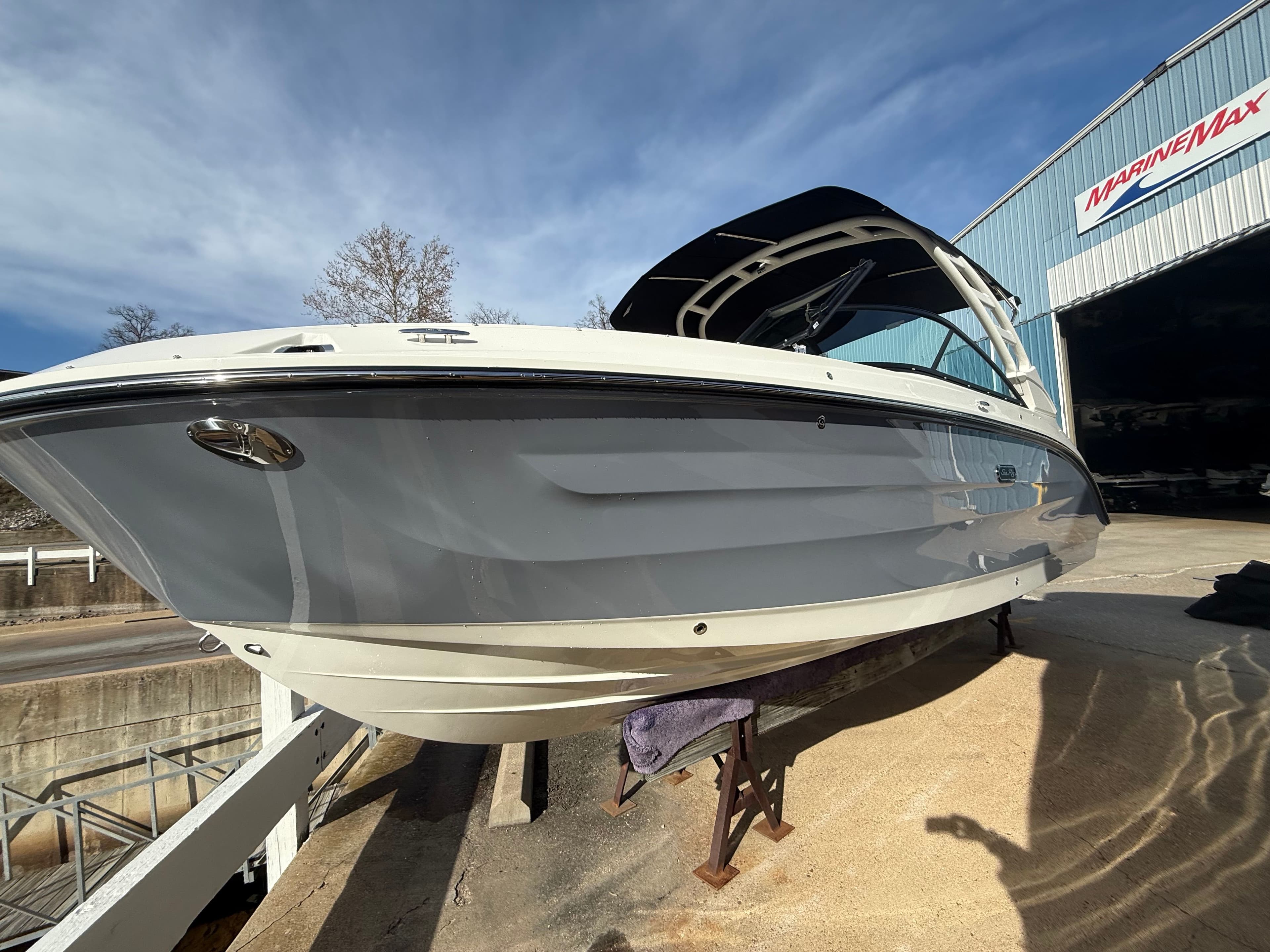 2026 Sea Ray SDX 250 Outboard - 3