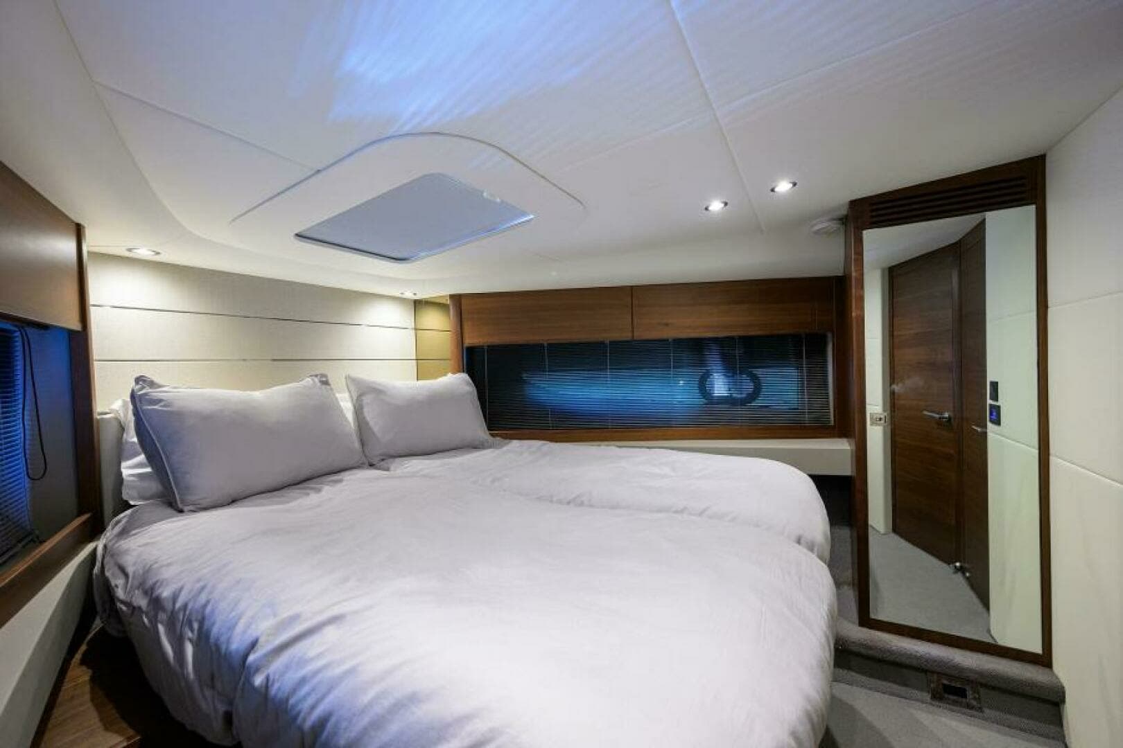 2022 Princess V50 Open - Image 17