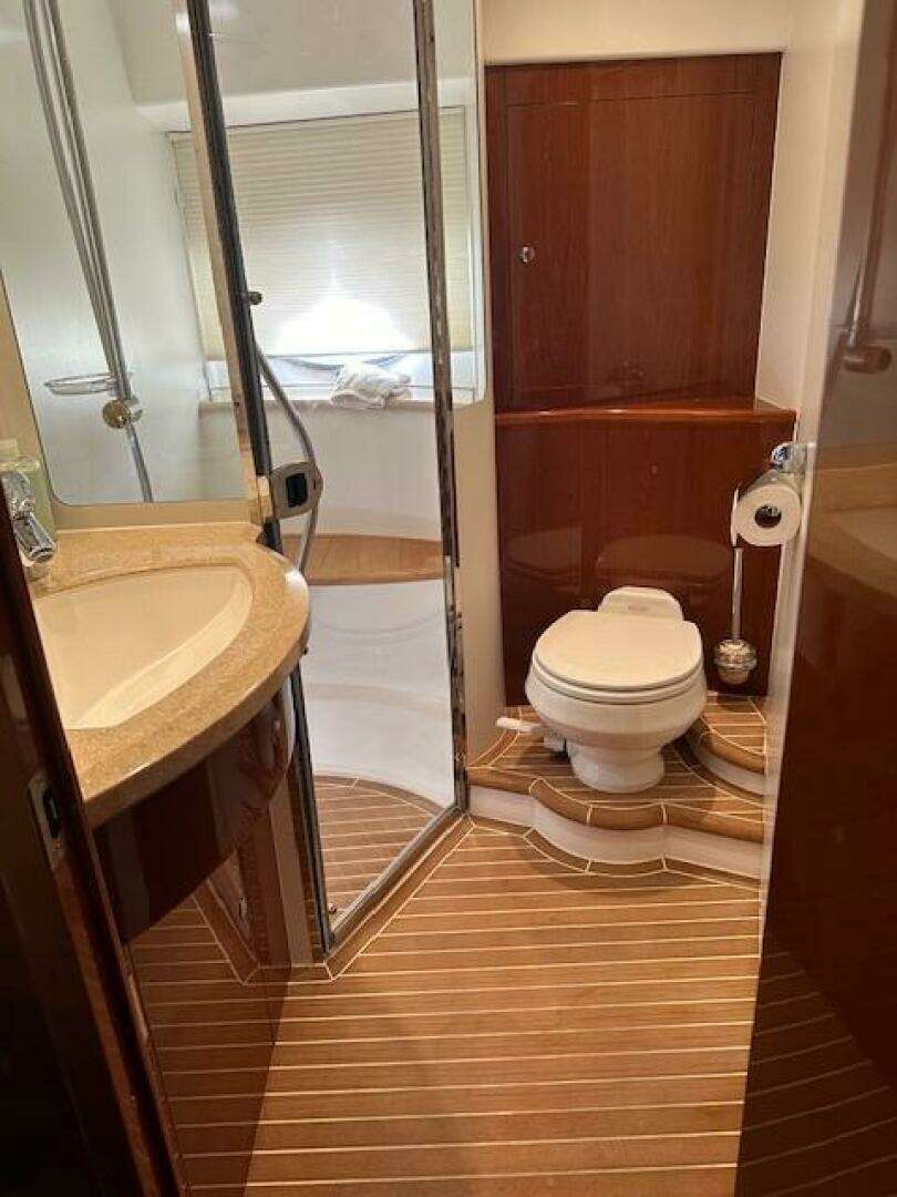 2006 Viking Princess 58V - Image 31