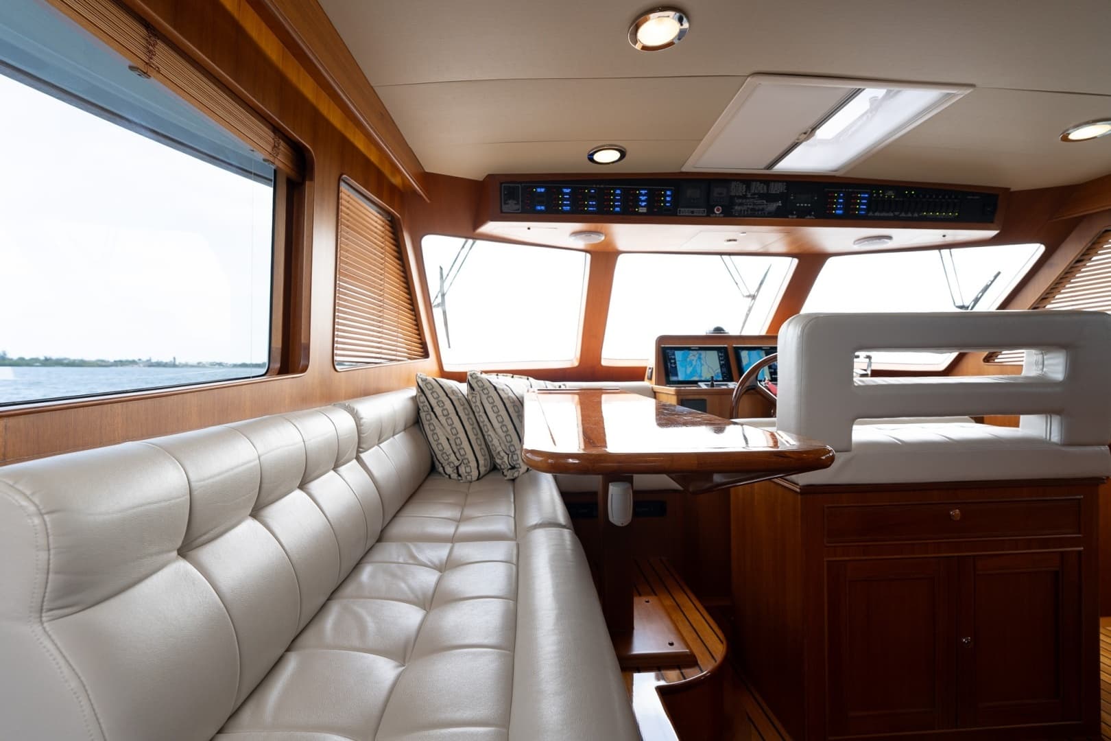 2015 Marlow Explorer 49E - Image 26