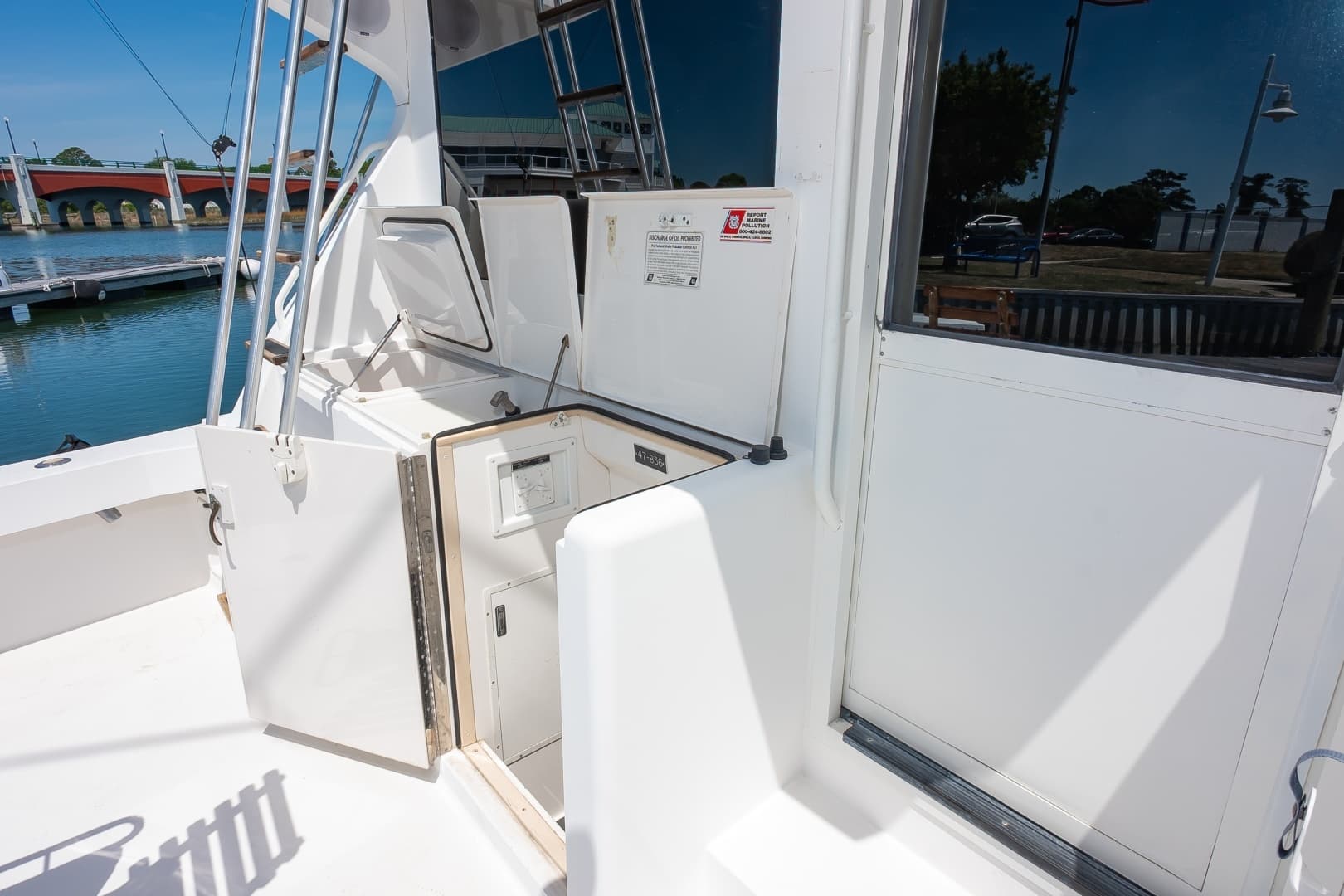 1998 Viking 47 Convertible - Image 19