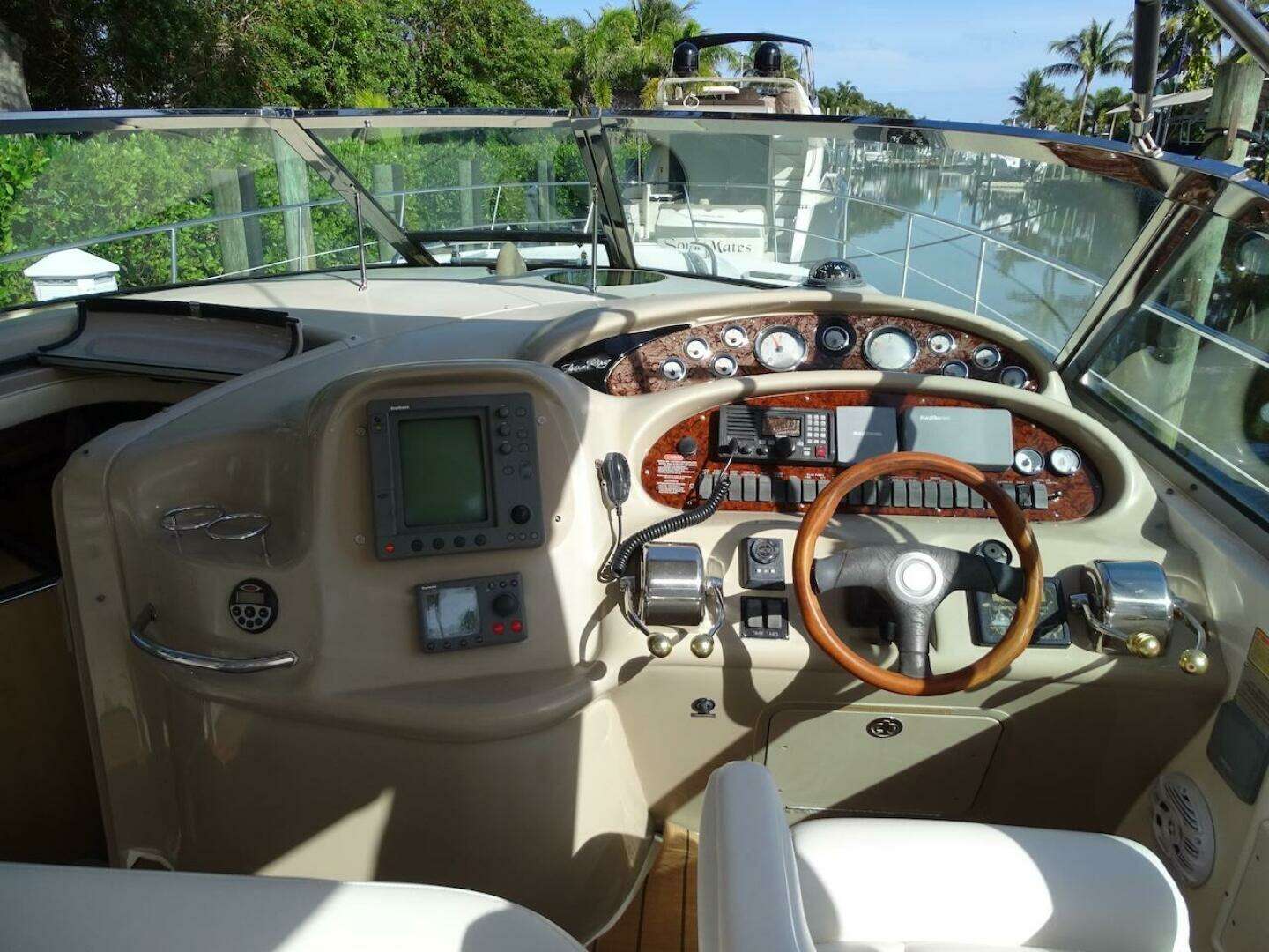 2001 Sea Ray 410 Sundancer - Image 6
