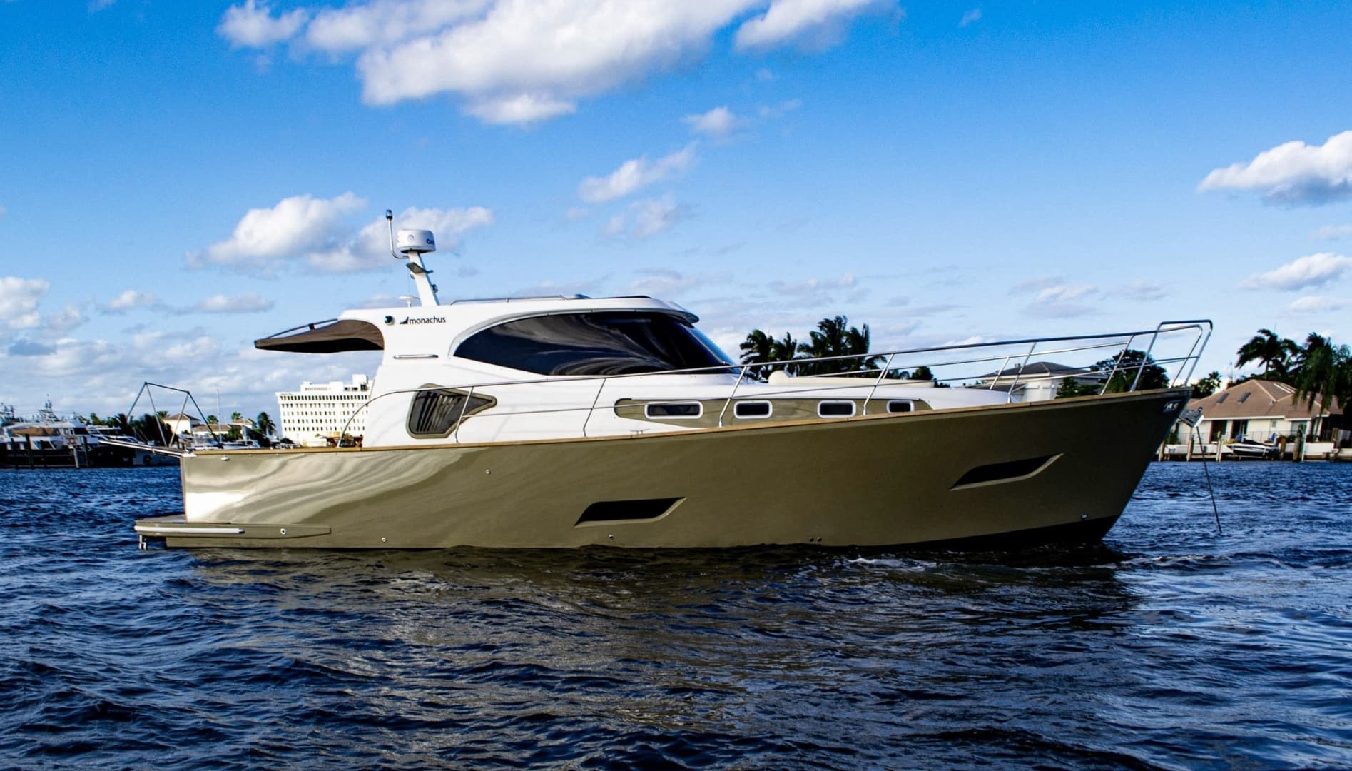 2019 Monachus Issa 45 Issa - Image 24