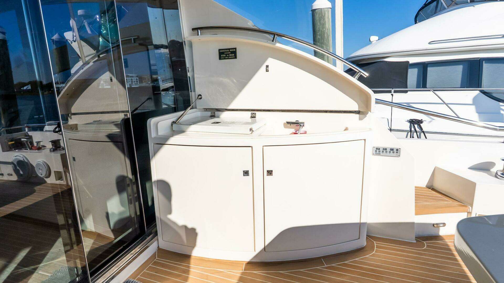 2011 Uniesse 55S - Image 14