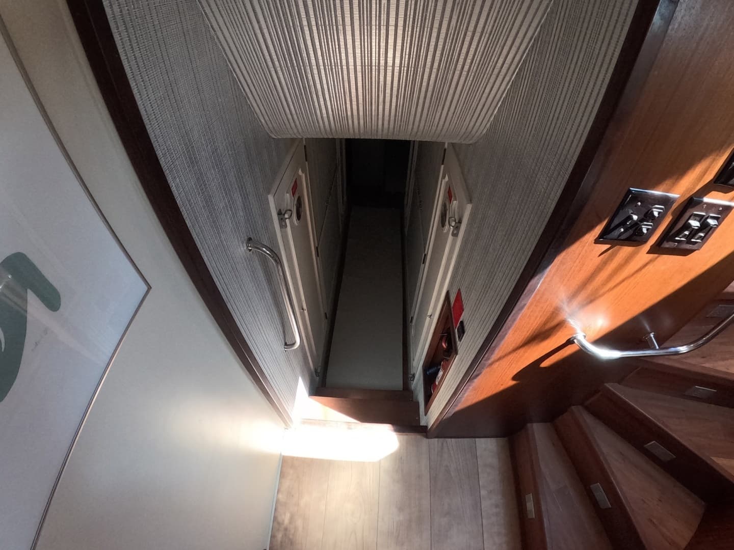 1987 Hatteras Motor Yacht - Image 37