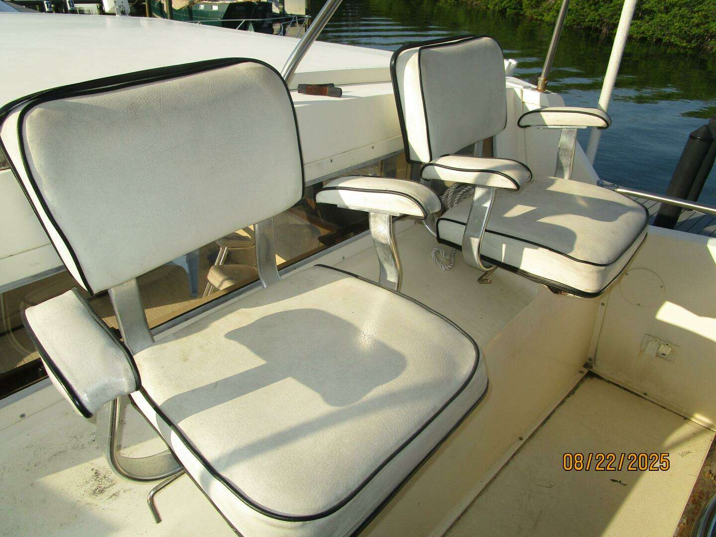 1984 Viking 44 - Image 22