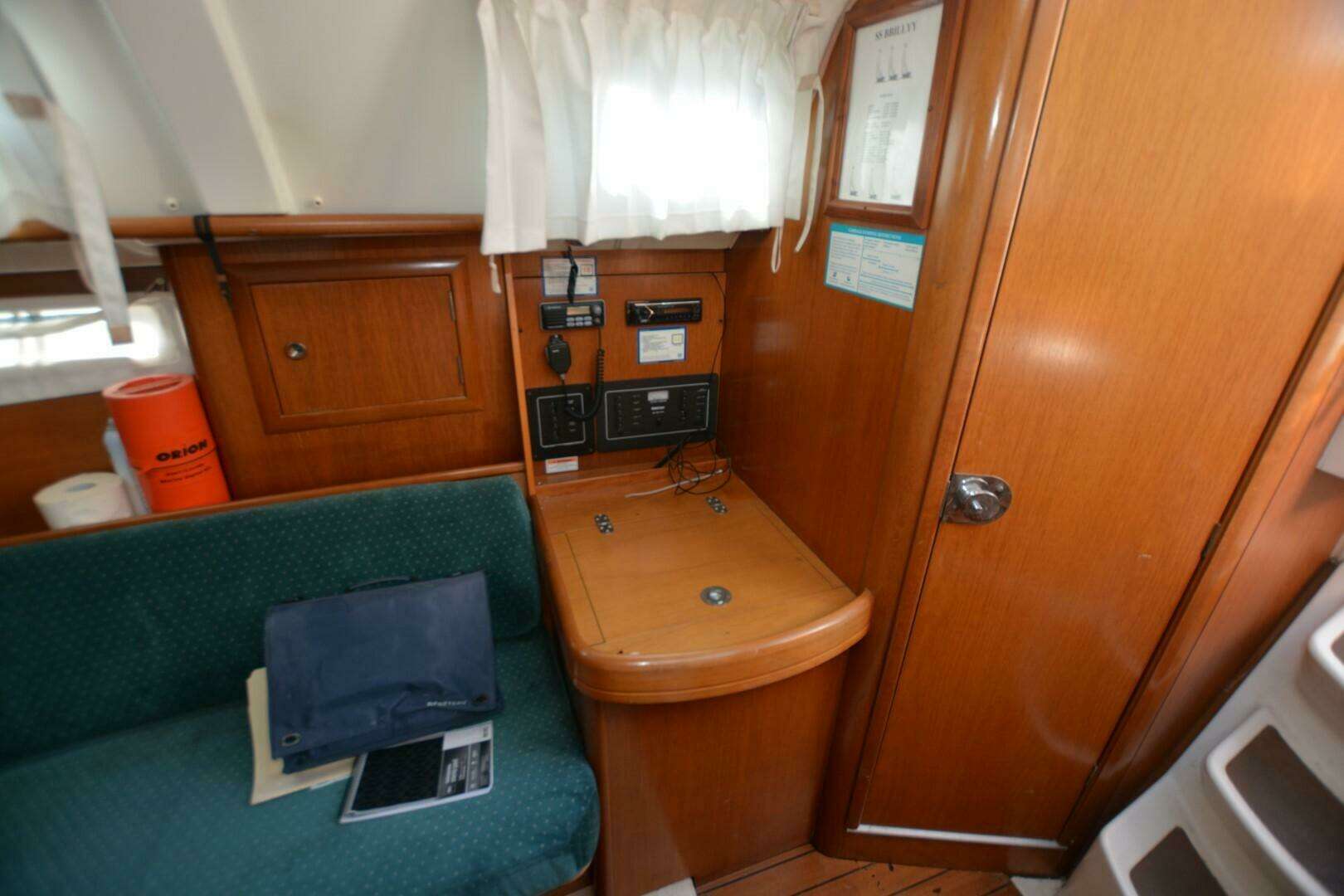 2000 Beneteau Oceanis 311 - Image 14
