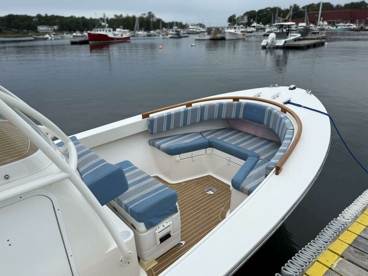 2017 Vanquish Bristol Harbor 23 CC - Image 10