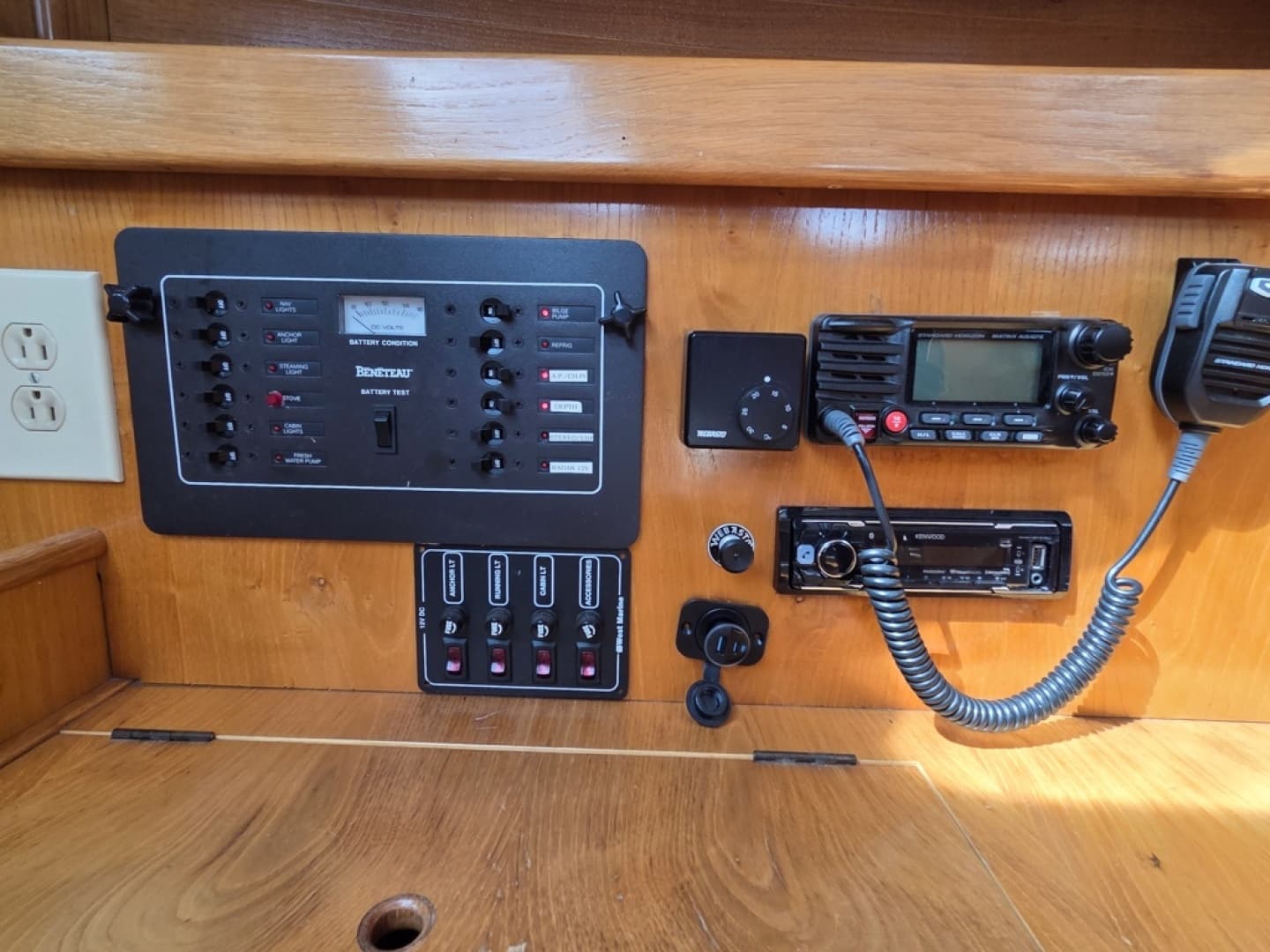 1988 Beneteau 350 - Image 19
