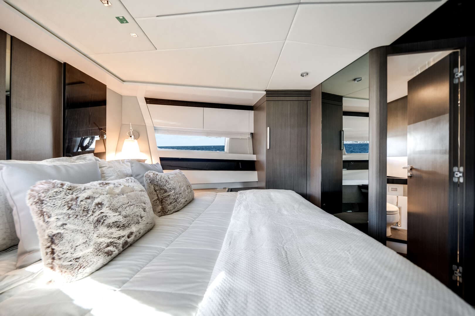2022 Azimut S7 - Image 18