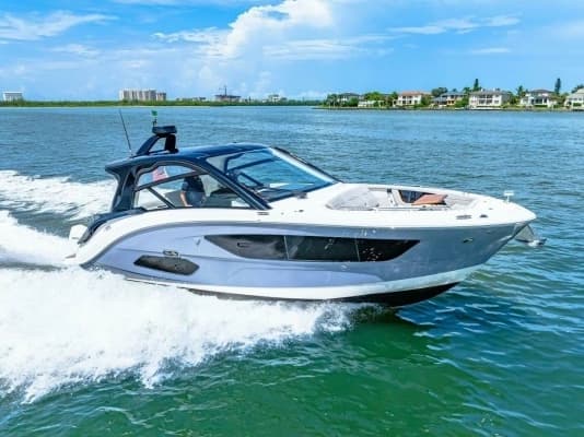 2022 Sea Ray 370 Sundancer - Image 1