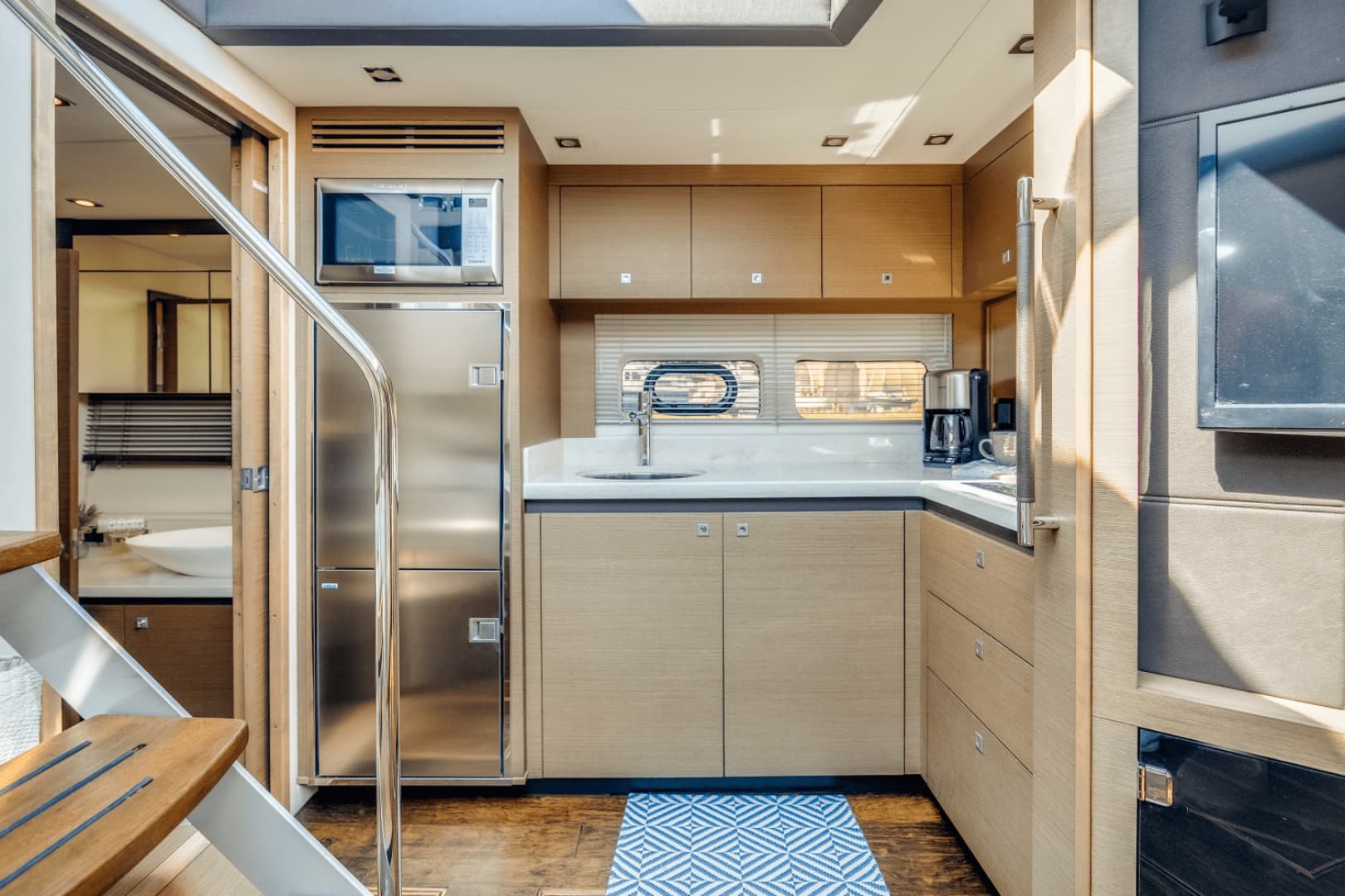2013 Sea Ray 510 SUNDANCER - Image 47