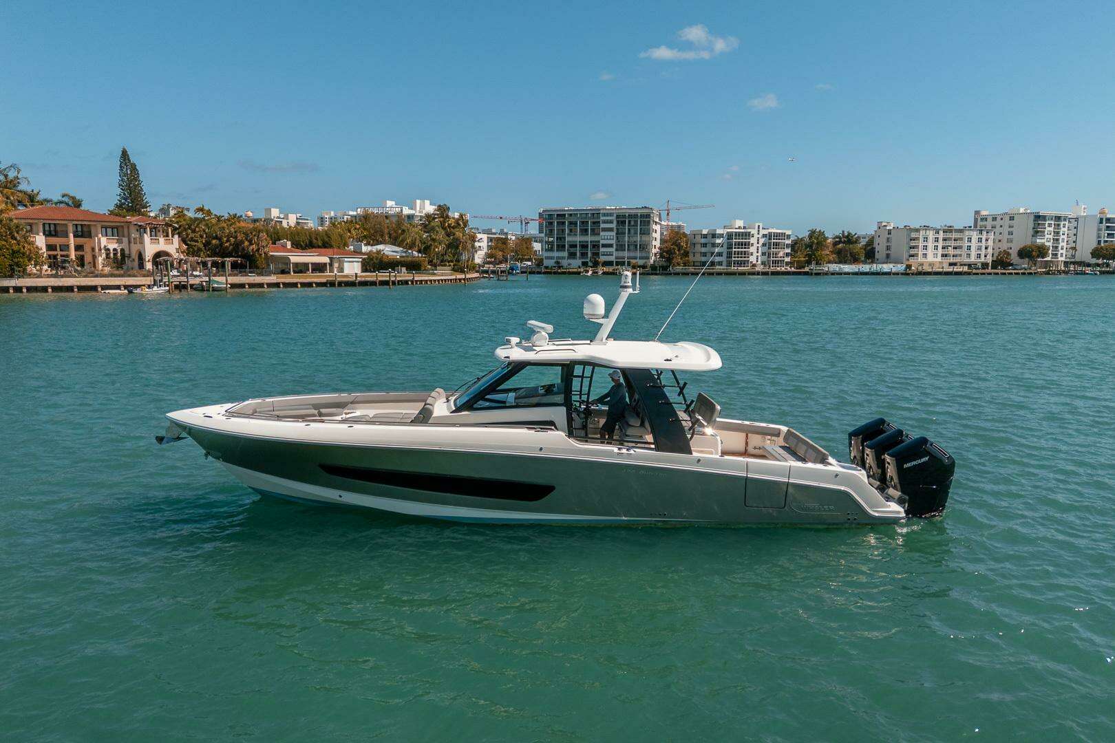 2023 Boston Whaler 420 Outrage - Image 33