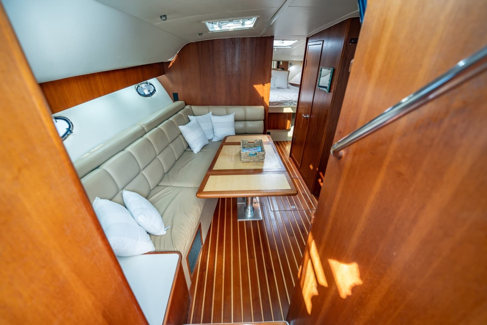2002 Tiara Yachts 4100 Open - Image 13