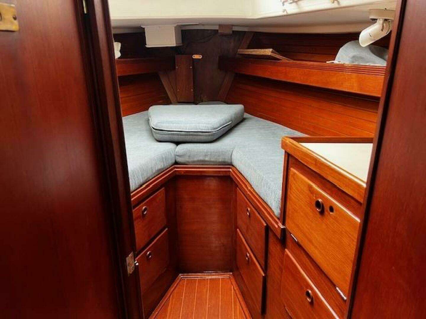 1987 Sabre 34 Mark II - Image 56