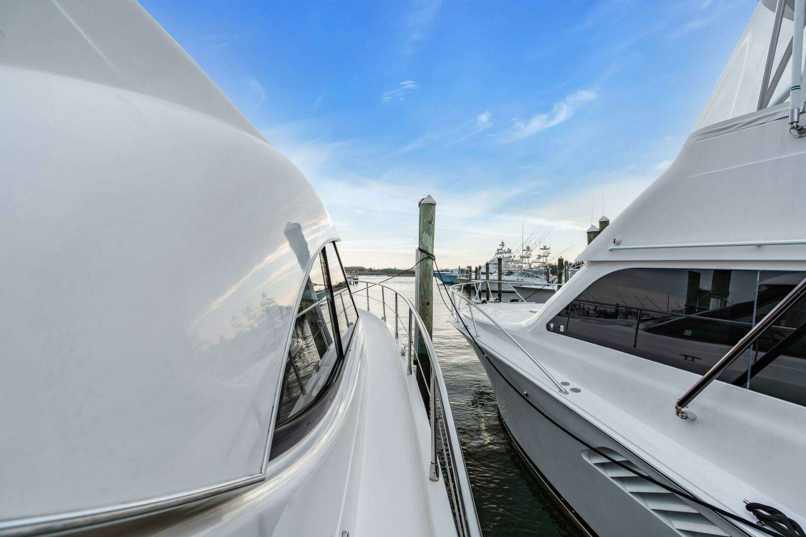 2014 Riviera 44 Sport Yacht - Image 33