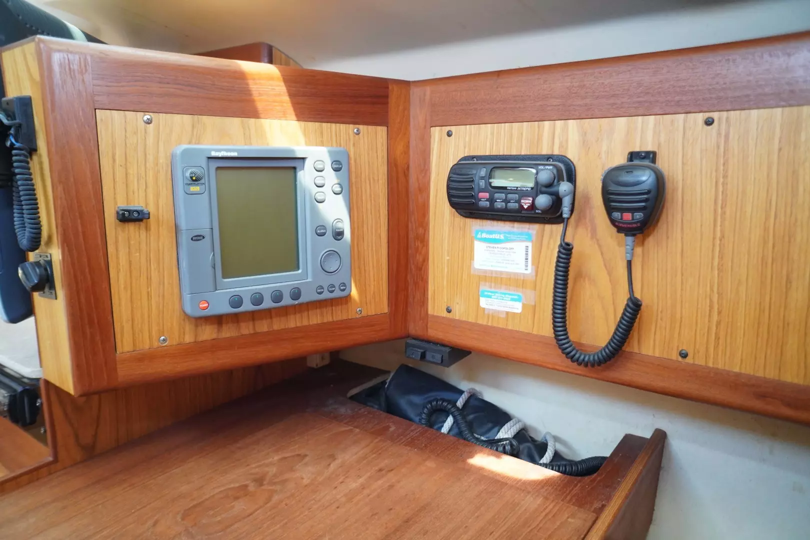 2000 Hunter Passage 420 - Image 18