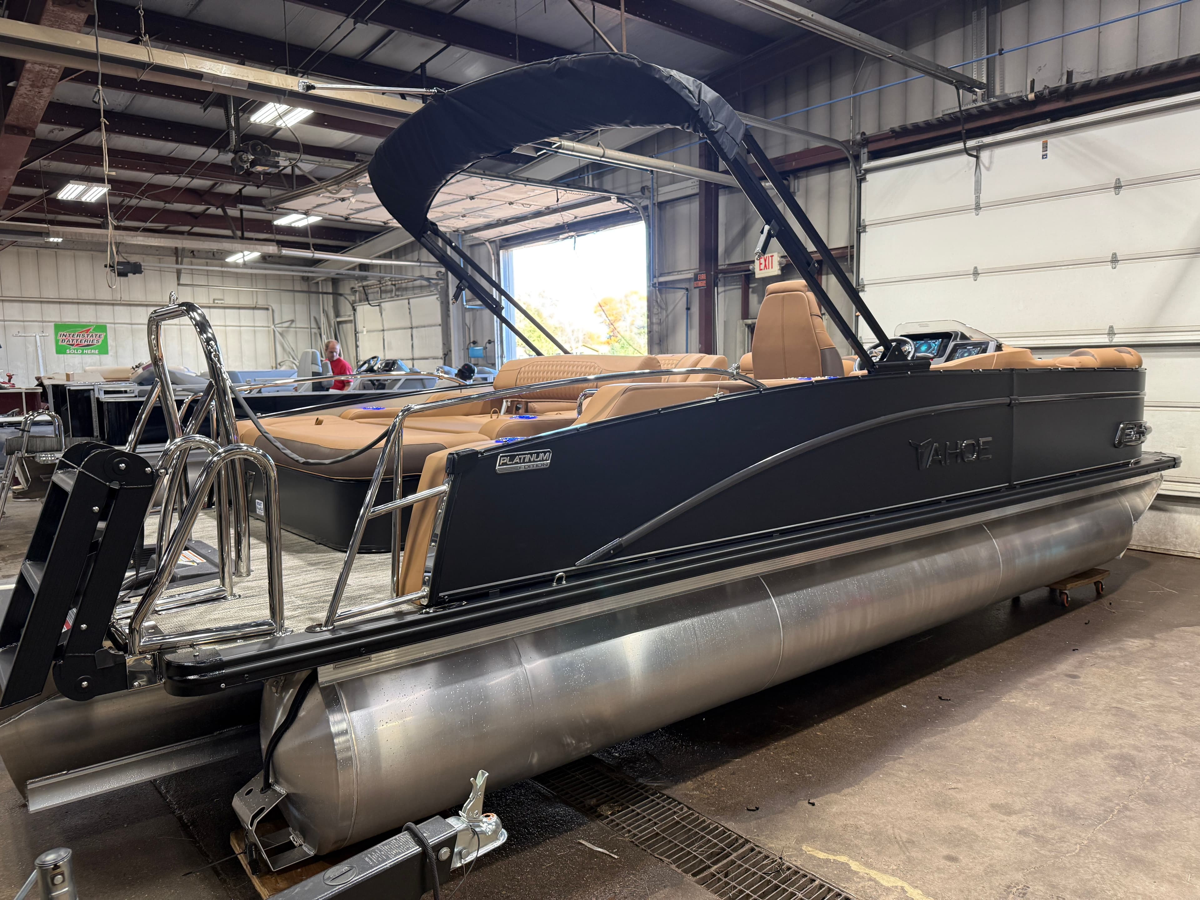 2026 Tahoe 2026 Tahoe Cascade 200HP VRB 2385 Swingback Tritoon - 52