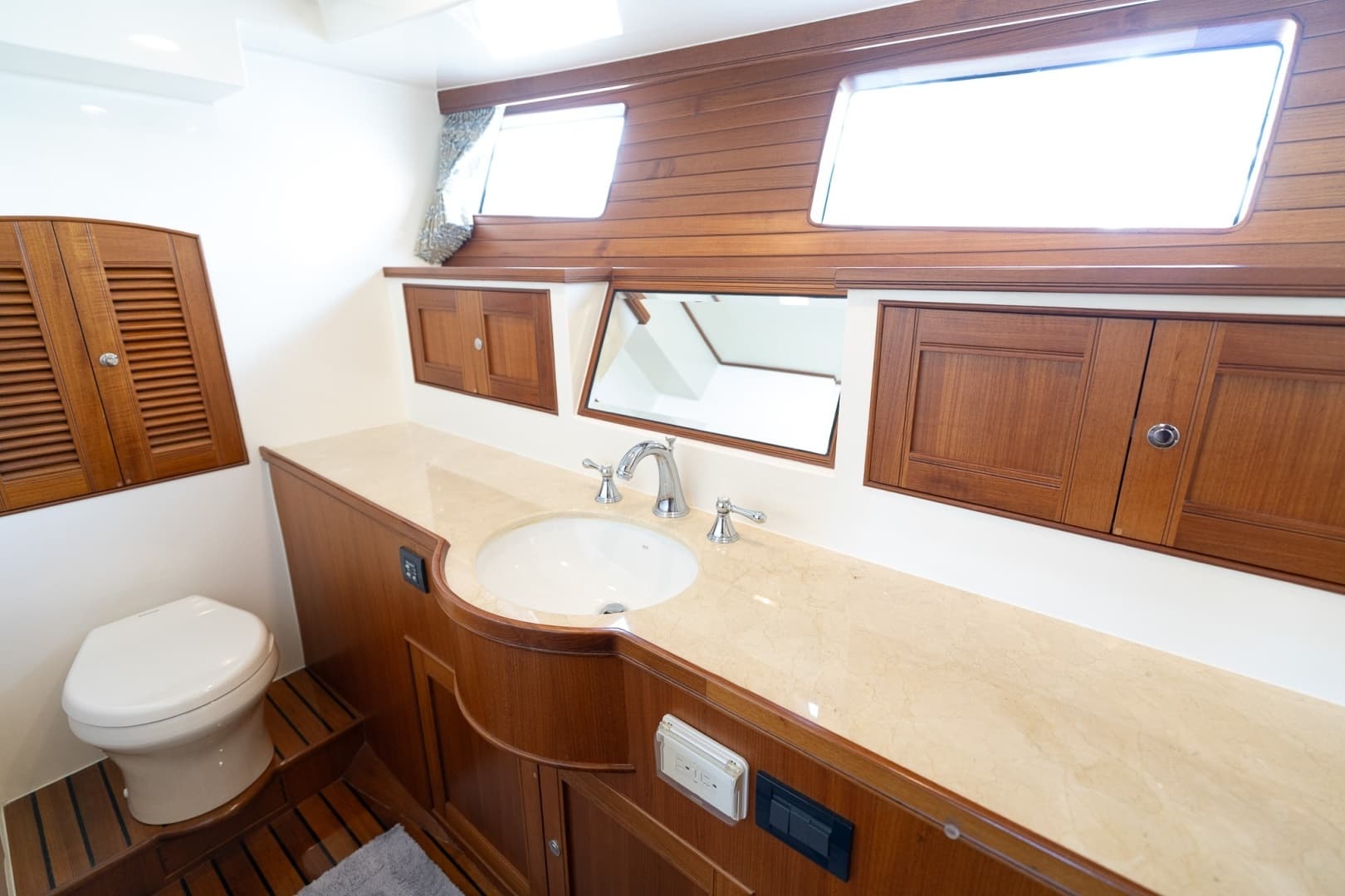 2015 Marlow Explorer 49E - Image 43