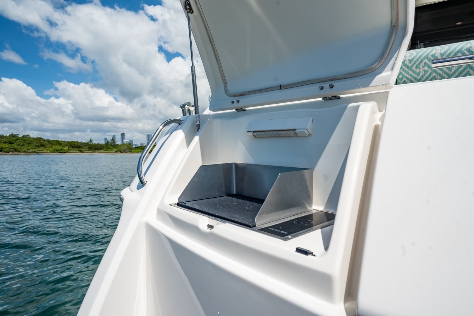 2016 Riviera 5000 Sport Yacht - Image 41