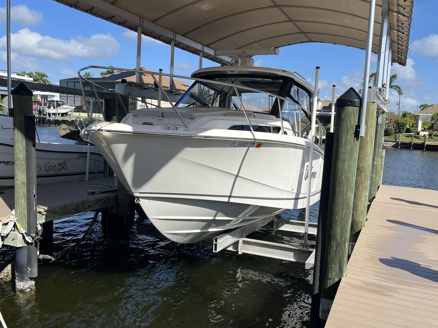 2023 Boston Whaler 325 Conquest