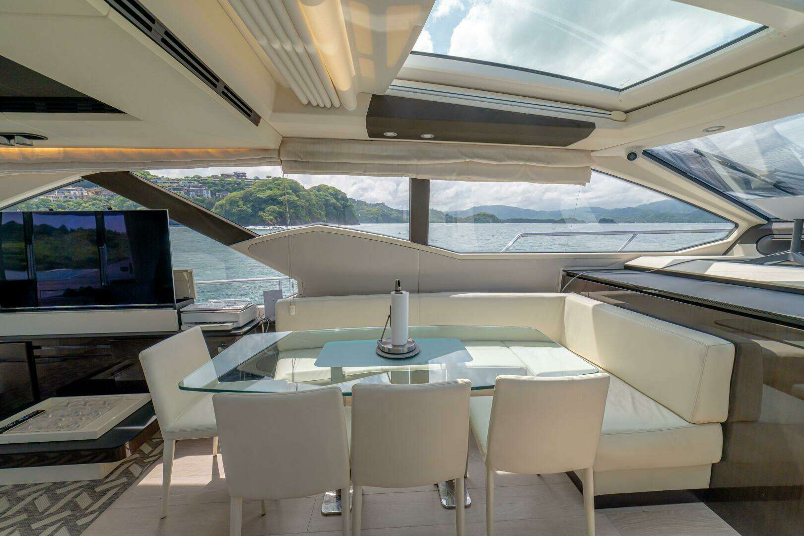2017 Azimut 77S - Image 15