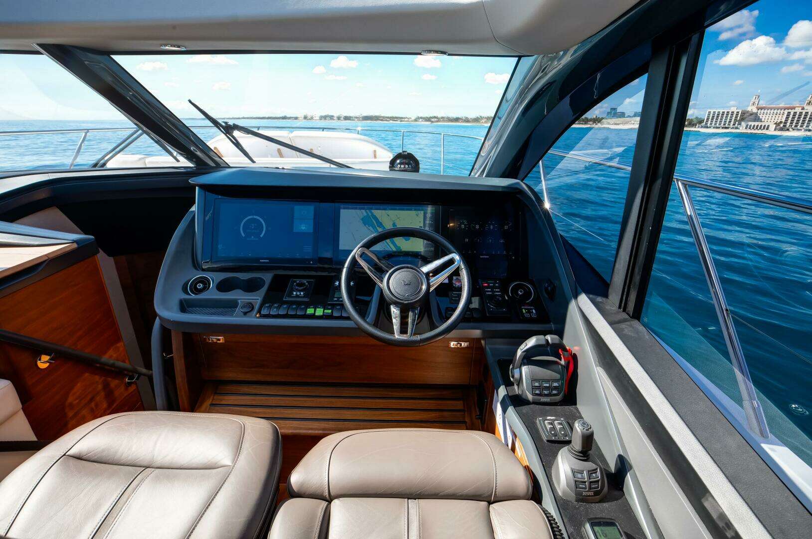 2025 Princess V55 - Image 6